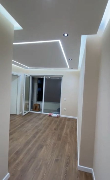 Tirane, jepet me qera zyre Kati 5, 70 m² 750 € (mine peza)
