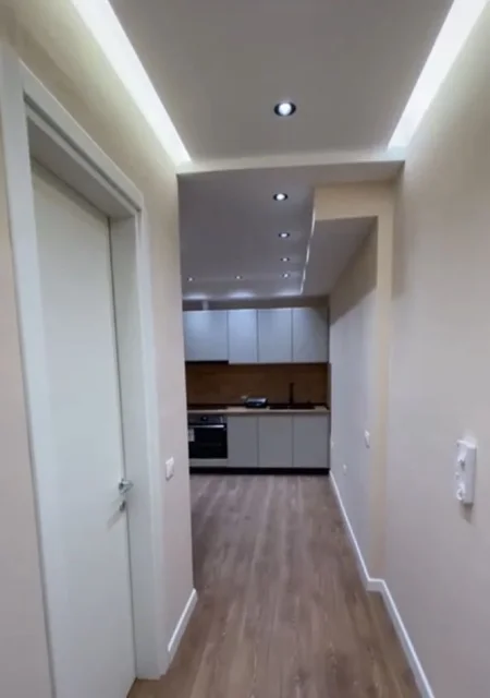 Tirane, jepet me qera zyre Kati 5, 70 m² 750 € (mine peza)
