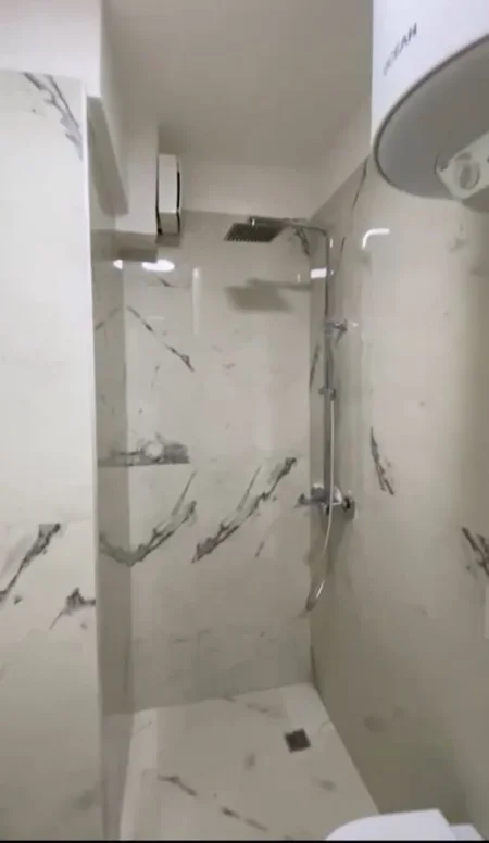 Tirane, jepet me qera zyre Kati 5, 70 m² 750 € (mine peza)