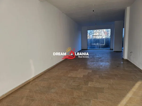 Tirane, jepet me qera ambjent biznesi Kati 1, 132 m² 400 € (Tek Rr. Eltion Frroku- Ardeno)