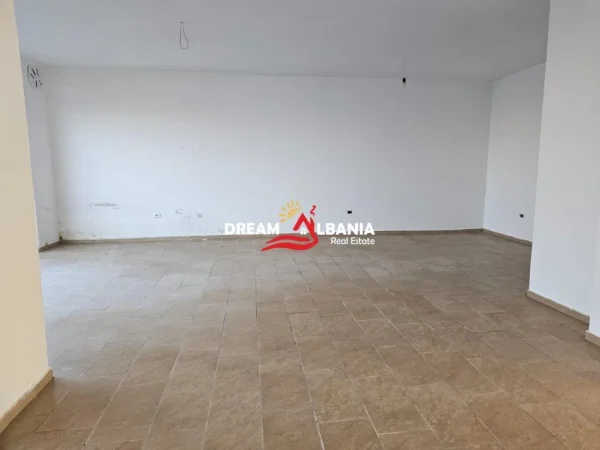 Tirane, jepet me qera ambjent biznesi Kati 1, 132 m² 400 € (Tek Rr. Eltion Frroku- Ardeno)