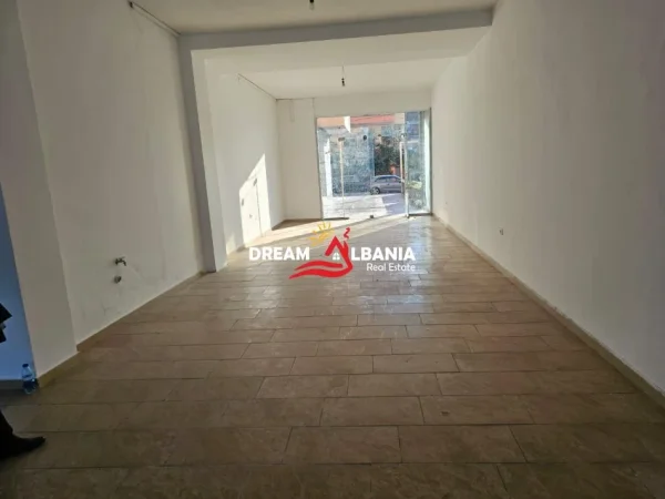 Tirane, jepet me qera ambjent biznesi Kati 1, 132 m² 400 € (Tek Rr. Eltion Frroku- Ardeno)