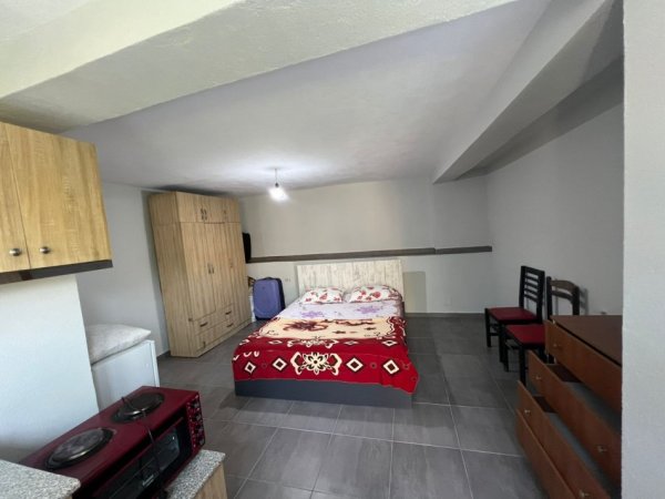 Tirane, jepet me qera apartament 1+1 Kati 1, 41 m² 200 € (Qytet Studenti)
