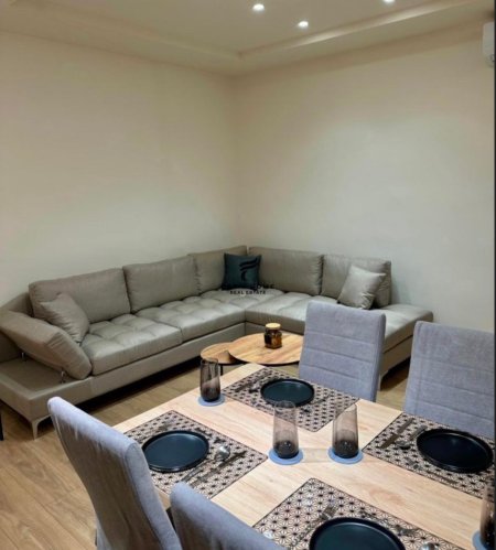 Tirane, jepet me qera apartament 2+1 Kati 3, 80 m² 700 € (ALI DEMI)