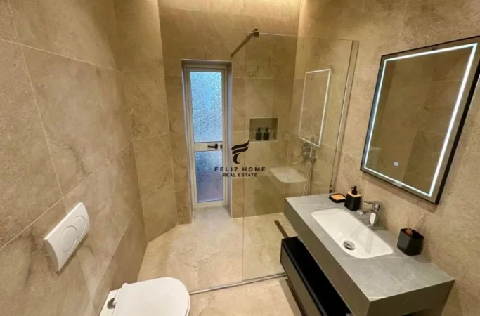 Tirane, jepet me qera apartament 2+1 Kati 3, 80 m² 700 € (ALI DEMI)