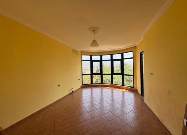 Tirane, jepet me qera Kati 7, 160 m² 19.000 € (Bllok)