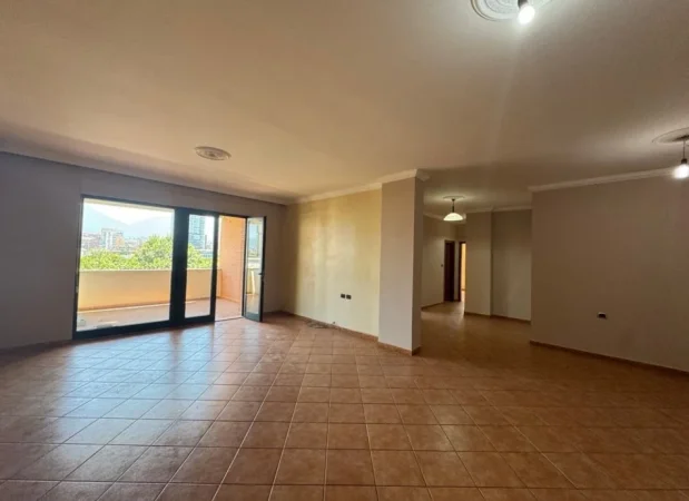 Tirane, jepet me qera Kati 7, 160 m² 19.000 € (Bllok)