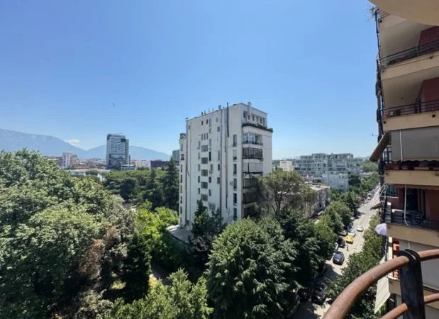 Tirane, jepet me qera Kati 7, 160 m² 19.000 € (Bllok)