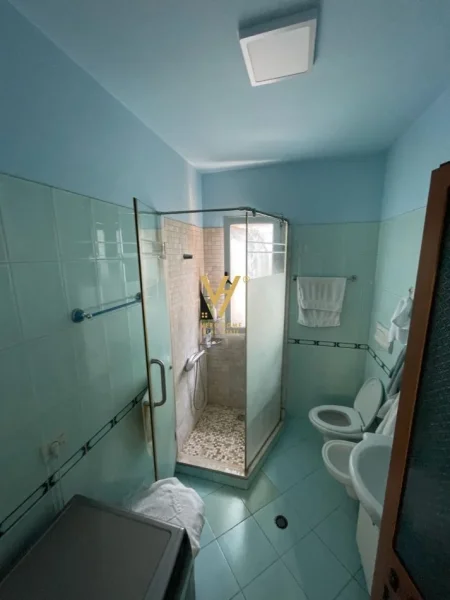 Tirane, shitet apartament 3+1+Ballkon Kati 5, 106 m² 175.000 € (RRUGA BARDHYL)