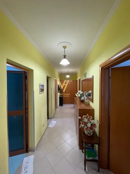 Tirane, shitet apartament 3+1+Ballkon Kati 5, 106 m² 175.000 € (RRUGA BARDHYL)
