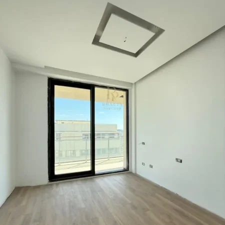 Tirane, shitet apartament 3+1+Ballkon Kati 9, 140 m² 320.000 € (Rr. Mine Peza)