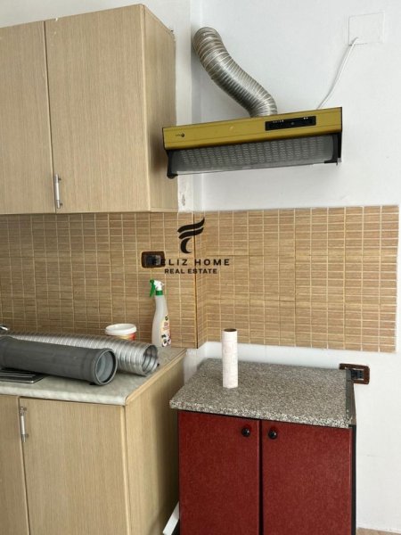 Tirane, jepet me qera garsonier 1+1 Kati 1, 33 m² 350 € (VASIL SHANTO)