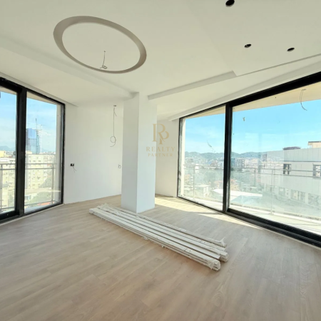 Tirane, shitet apartament 3+1+Ballkon Kati 9, 140 m² 320.000 € (Rr. Mine Peza)