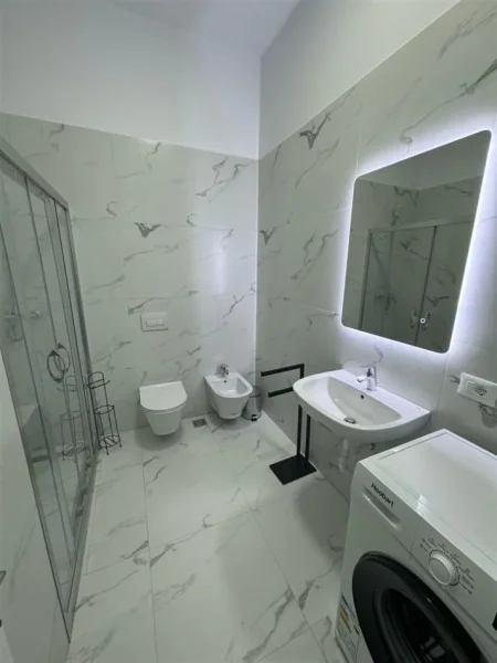 Tirane, jepet me qera apartament 1+1 Kati 4, 70 m² 700 € (DELIJORGJI)