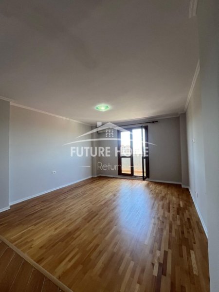 Tirane, shitet apartament 2+1 Kati 7, 109 m² 175.000 € (Kinostudio)