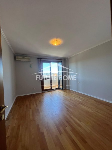 Tirane, shitet apartament 2+1 Kati 7, 109 m² 175.000 € (Kinostudio)