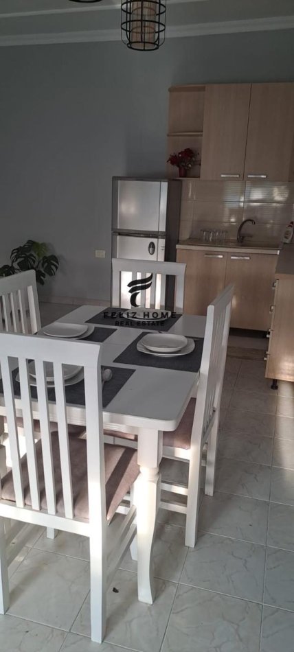 Tirane, jepet me qera apartament 2+1 Kati 4, 88 m² 550 € (IRFAN TOMINI)