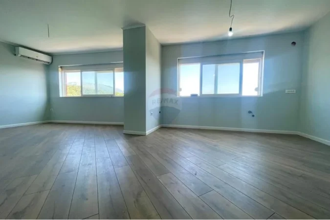 Tirane, shes apartament 2+1+Aneks+Ballkon Kati 3, 124 m² 123.900 € (fresk)