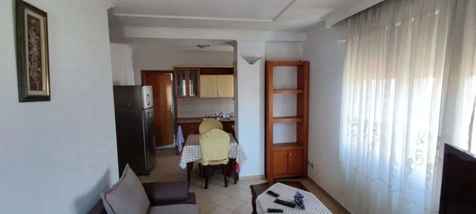 Tirane, jepet me qera apartament 1+1 , 70 m² 500 € 
