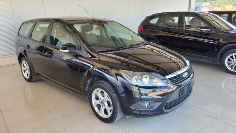 Tirane, shitet makine me portobagazh Ford focus 1.6 B+gaz Benzin+Gaz, e zeze manuale Kondicioner 196.000 km 3.200 €