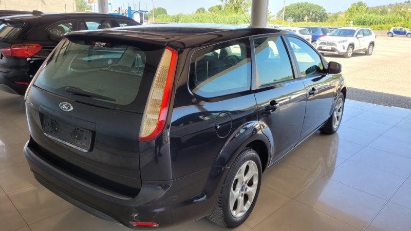 Tirane, shitet makine me portobagazh Ford focus 1.6 B+gaz Benzin+Gaz, e zeze manuale Kondicioner 196.000 km 3.200 €