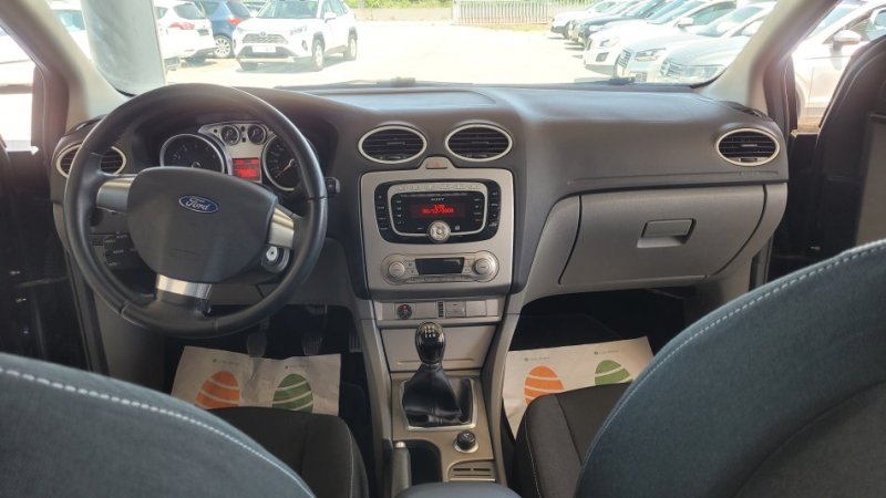 Tirane, shitet makine me portobagazh Ford focus 1.6 B+gaz Benzin+Gaz, e zeze manuale Kondicioner 196.000 km 3.200 €