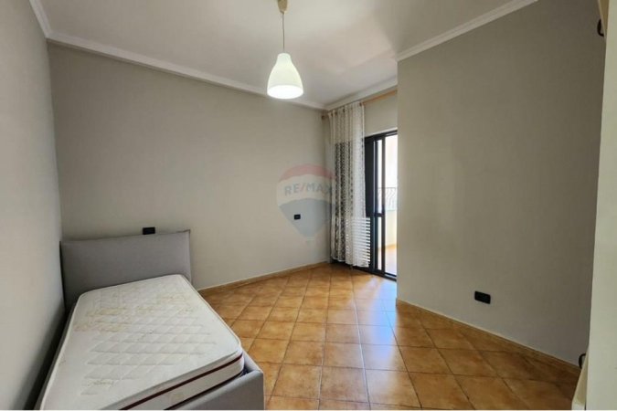 Tirane, jepet me qera apartament 2+1+Aneks+Ballkon Kati 4, 110 m² 700 € (Rruga Ndre Mjeda)