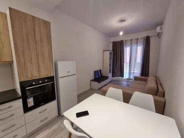 Tirane, jepet me qera apartament 1+1 Kati 0, 60 m² 370 € (Mangalemi)