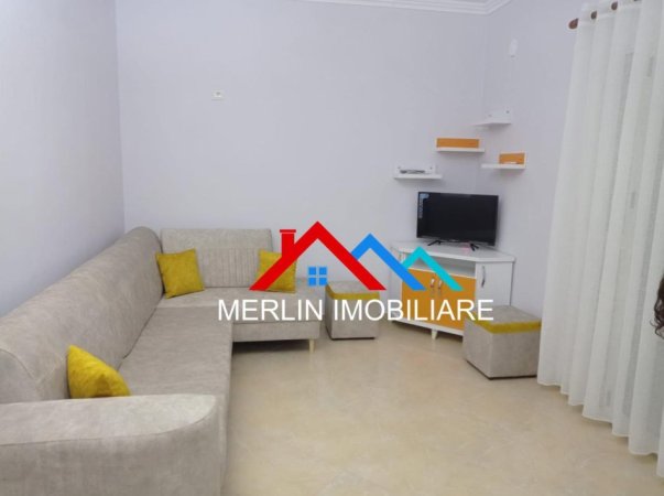 Tirane, jepet me qera apartament 2+1+Ballkon Kati 2, 92 m² 480 € (RRUGA XHANFIZE KEKO)