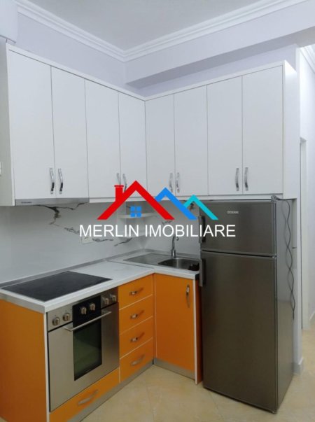 Tirane, jepet me qera apartament 2+1+Ballkon Kati 2, 92 m² 480 € (RRUGA XHANFIZE KEKO)