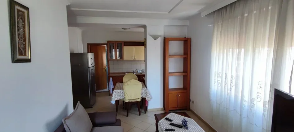 Tirane, jepet me qera apartament 1+1 Kati 6, 70 m² 500 € (Rruga e Barrikadave)