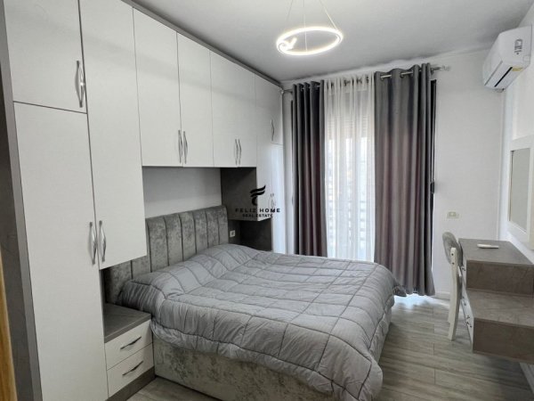 Tirane, jepet me qera apartament 2+1+Ballkon Kati 8, 110 m² 550 € (ASTIR)