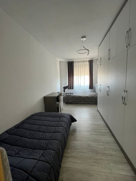 Tirane, jepet me qera apartament 2+1+Ballkon Kati 8, 110 m² 550 € (ASTIR)