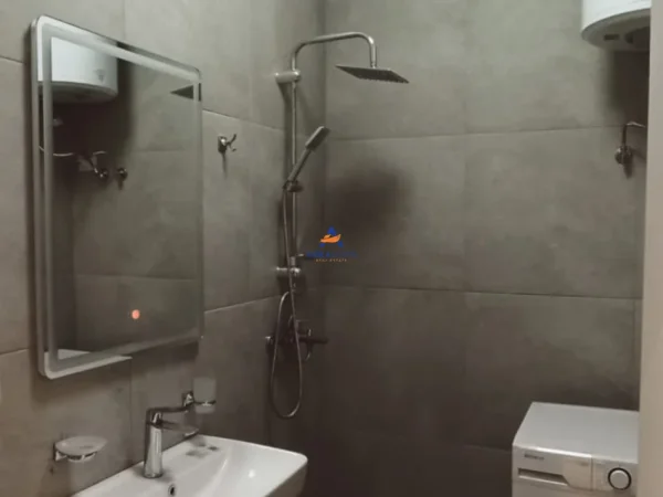 Tirane, shes apartament 2+1+Ballkon Kati 7, 88 m² 143.000 € (DRITAN HOXHA LAPRAKE)