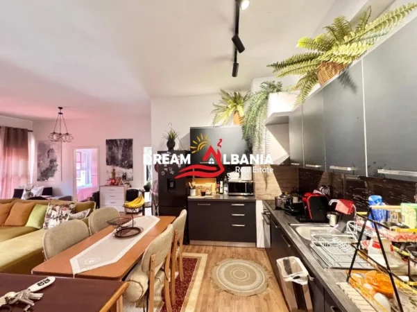 Tirane, shitet apartament 2+1+Ballkon Kati 8, 82 m² 130.000 € (Ne Ali Dem - ID 41211981)