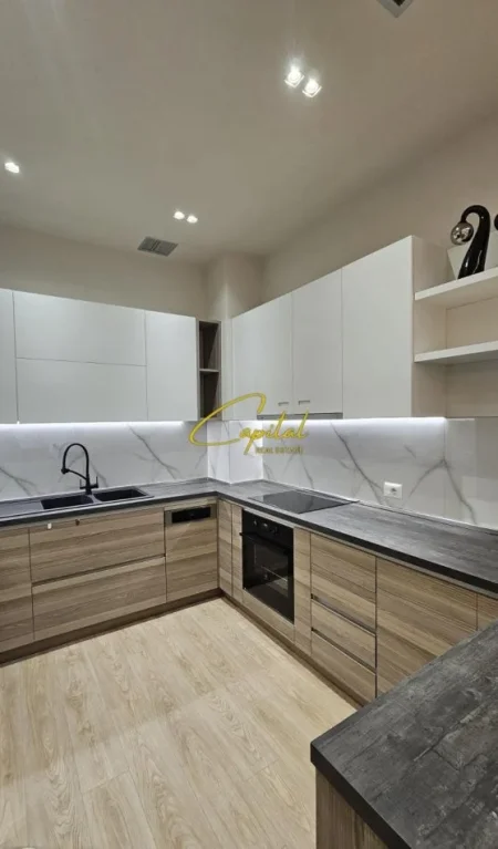 Tirane, shitet apartament 3+1 Kati 1, 135 m² 320.000 € (LIQENI I THATE)