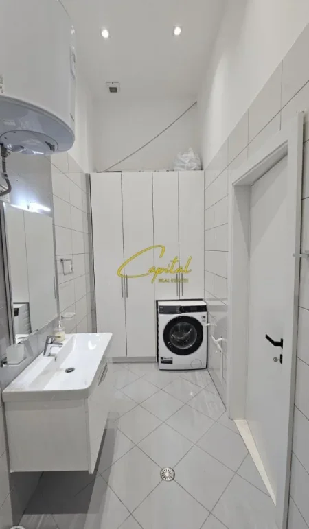 Tirane, shitet apartament 3+1 Kati 1, 135 m² 320.000 € (LIQENI I THATE)