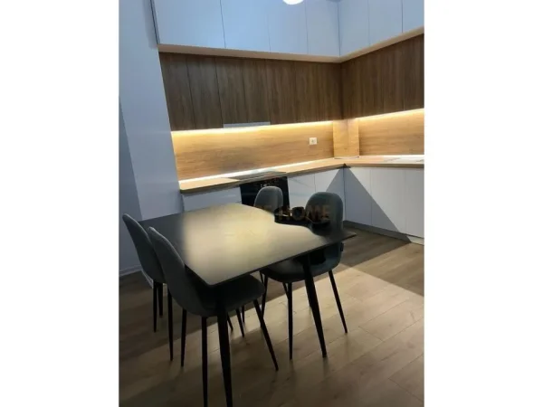 Tirane, shitet apartament 1+1 Kati 2, 61 m² 9.000.000 € 