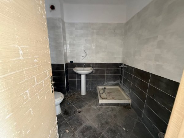 Tirane, shitet apartament 2+1 Kati 8, 218 m² 140.000 € (ASTIR)