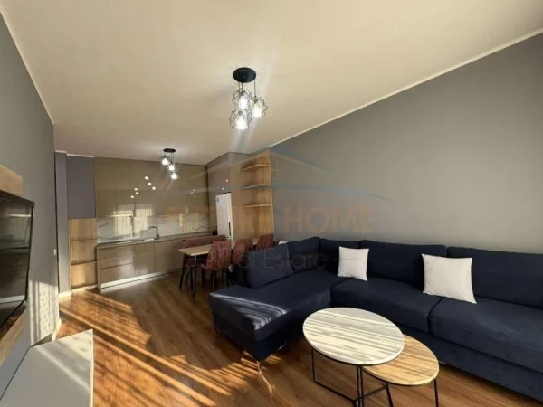 Tirane, jepet me qera apartament 2+1+Ballkon Kati 7, 108 m² 650 € (unaza re )   UNA54595