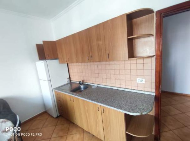 Tirane, jepet me qera apartament 1+1+BLK Kati 4, 70 m² 35.000 Leke (rruga Vexhi Buharaja)
