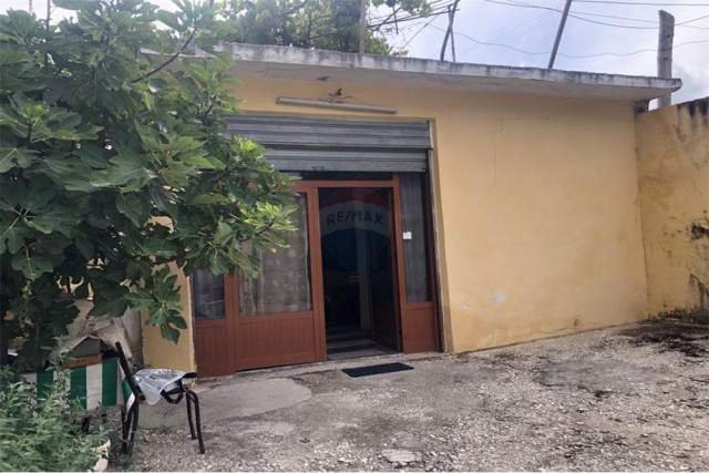 Vlore, shitet shtepi 1 Katshe Kati 1, 351 m² 75.000 Euro (Rruga Hysen Bregasi)