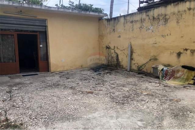 Vlore, shitet shtepi 1 Katshe Kati 1, 351 m² 75.000 Euro (Rruga Hysen Bregasi)