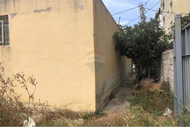 Vlore, shitet shtepi 1 Katshe Kati 1, 351 m² 75.000 Euro (Rruga Hysen Bregasi)