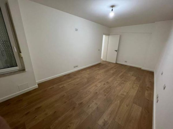 Tirane, jepet me qera Kati 3, 80 m² 700 Euro