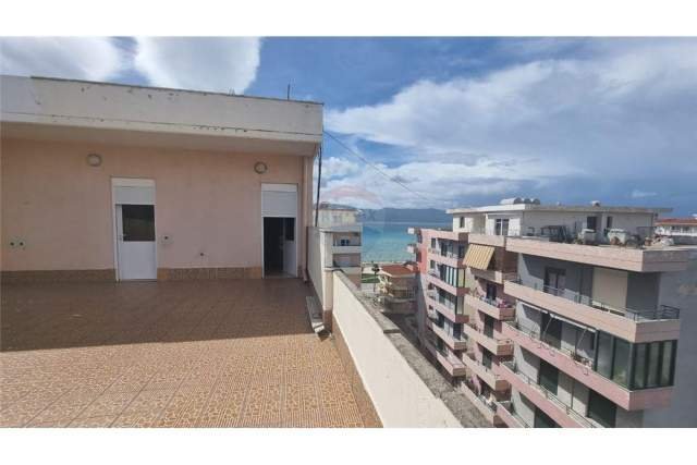 Vlore, shitet Penthouse 2+1+BLK 160 m² 160.000 Euro (Rruga Murat Terbaci)