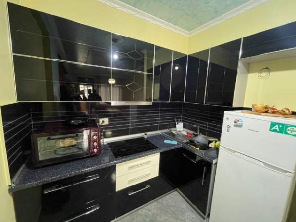 Tirane, jepet me qera Kati 3, 75 m² 380 Euro