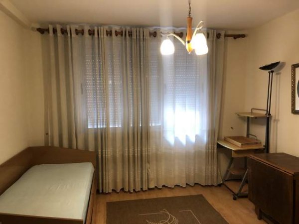 Tirane, jepet me qera apartament 2+1 Kati 3, 75 m² 350 Euro (Rruga Mine Peza)