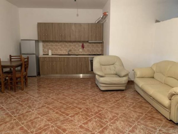 Tirane, jepet me qera apartament 3+1+BLK Kati 6, 120 m² 300 Euro (Rruga 7 Nentori prane top chanel)