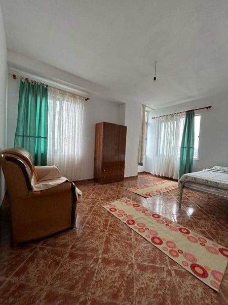 Tirane, jepet me qera apartament 3+1+BLK Kati 6, 120 m² 300 Euro (Rruga 7 Nentori prane top chanel)